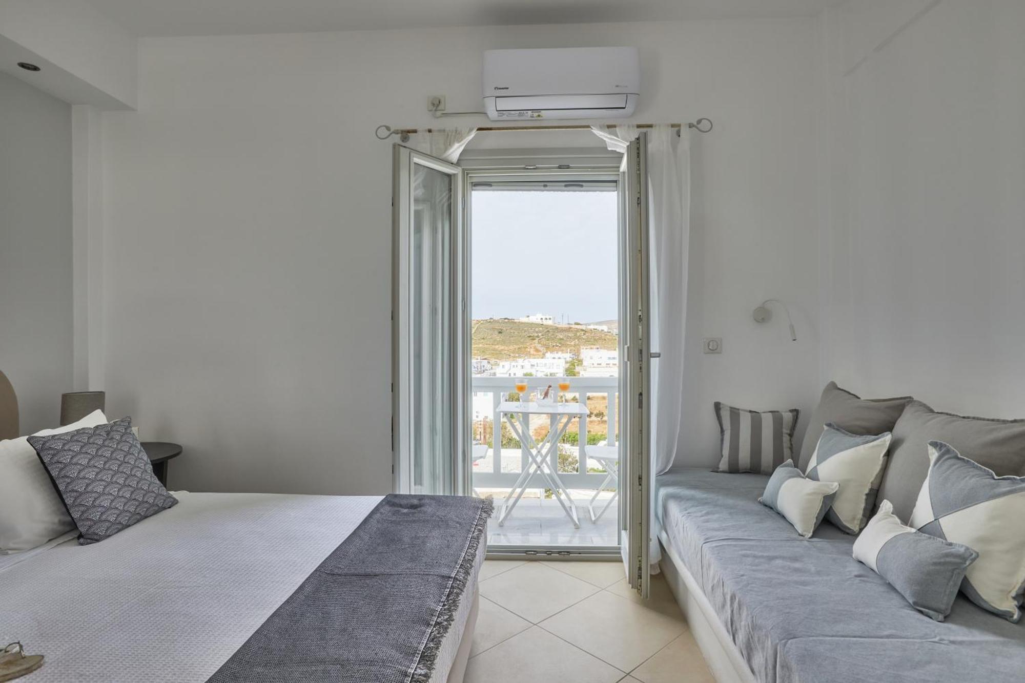 Romantica Suites Науса Екстериор снимка