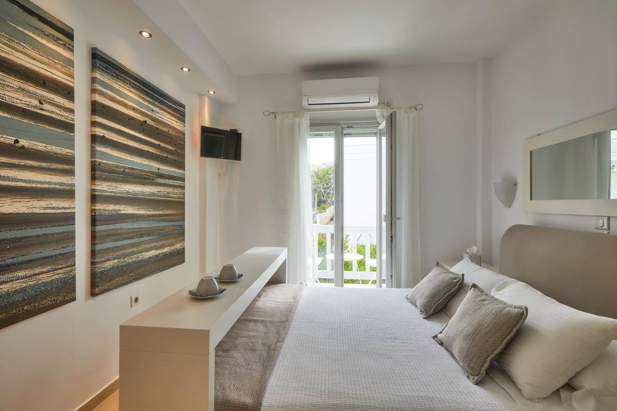 Romantica Suites Науса Екстериор снимка